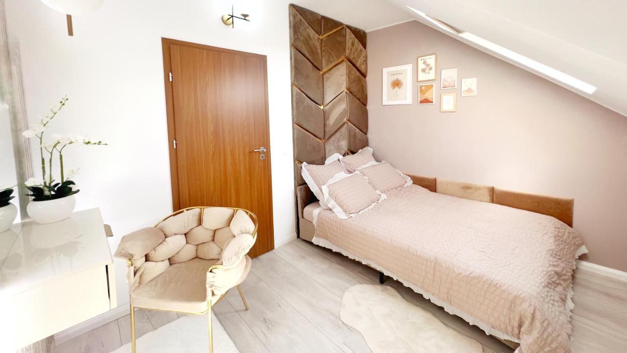 Studio Poienii - A Cozy Stay 5 Min Away From The Center Bistriţa Eksteriør bilde