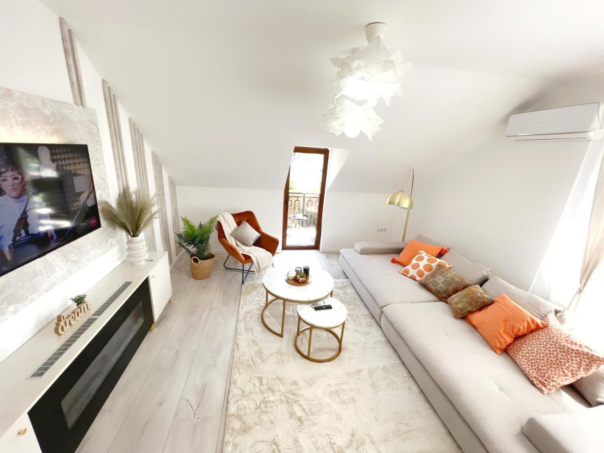 Studio Poienii - A Cozy Stay 5 Min Away From The Center Bistriţa Eksteriør bilde