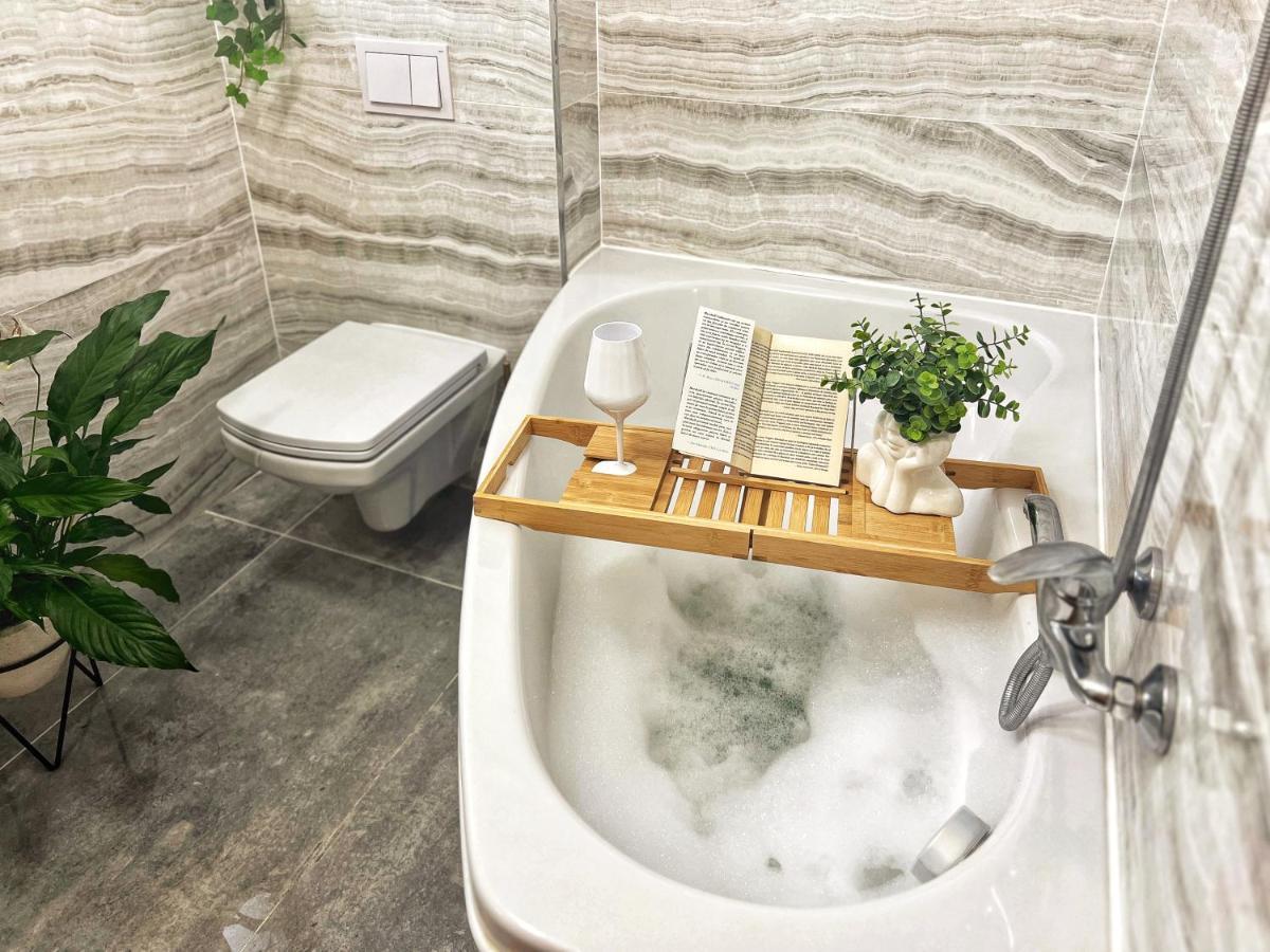Studio Poienii - A Cozy Stay 5 Min Away From The Center Bistriţa Eksteriør bilde